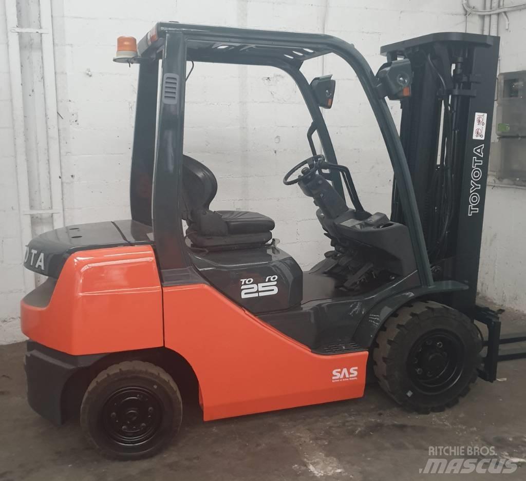 Toyota 52-8 FD 25 Stivuitor diesel