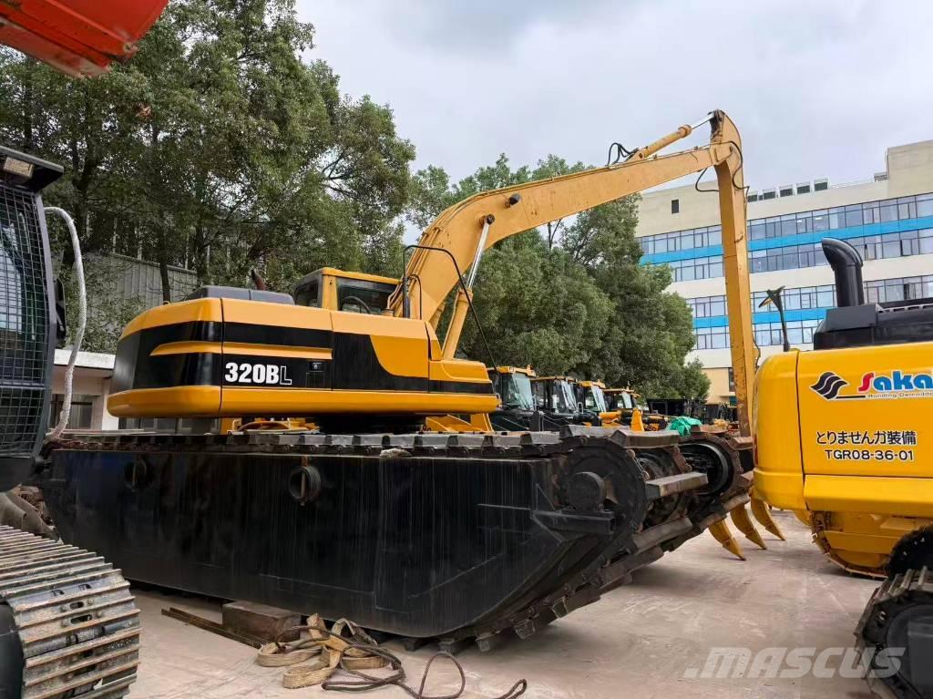 CAT 320BL Excavator amfibiu