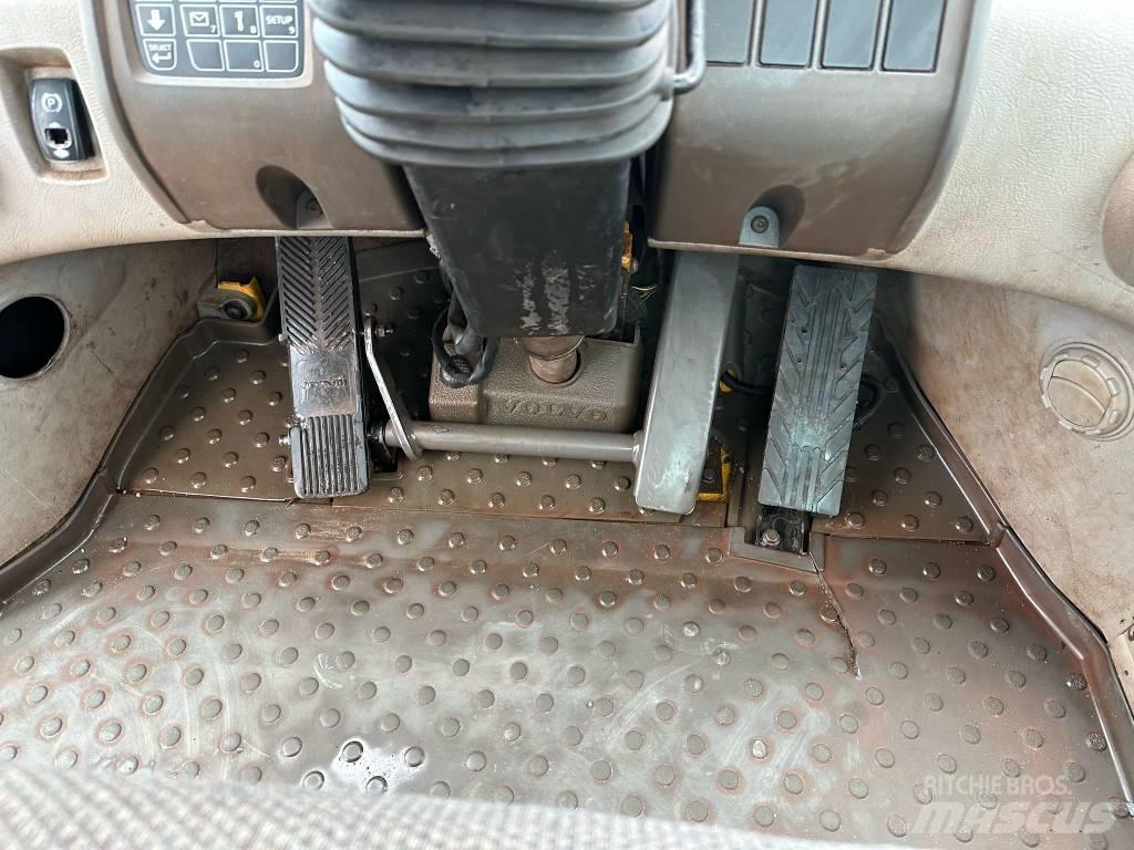 Volvo L180F Incarcator pe pneuri
