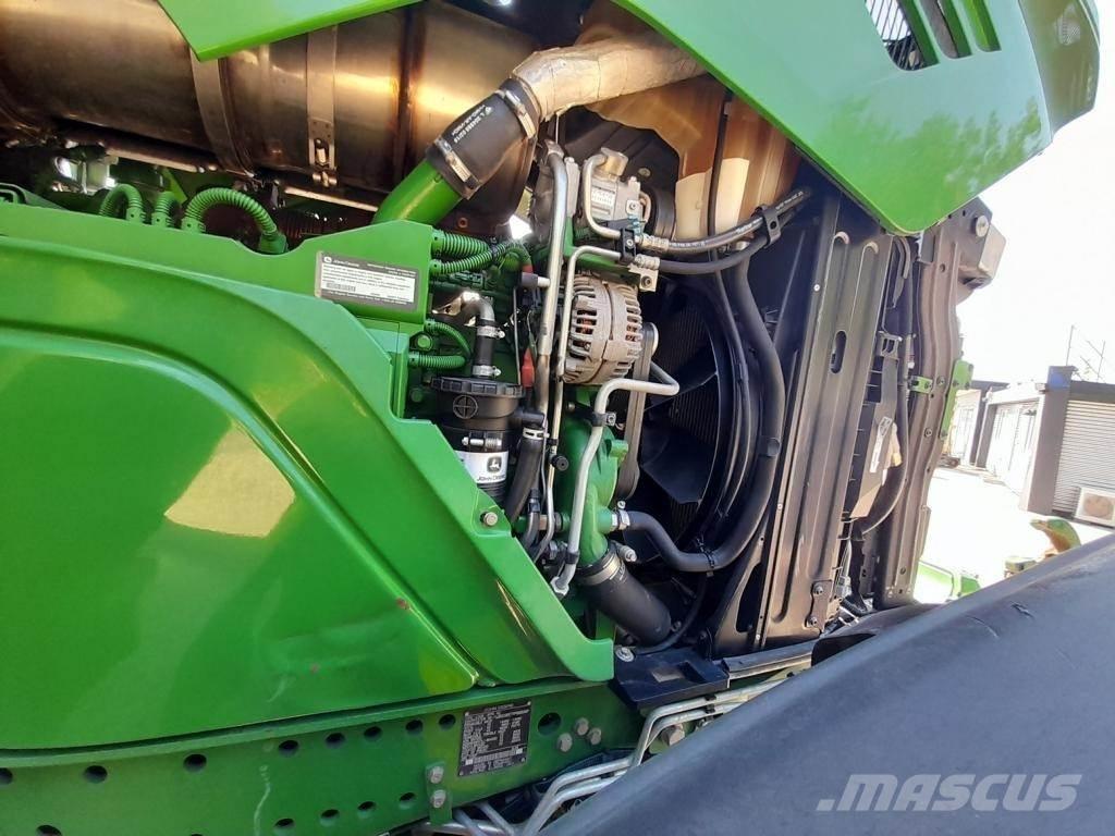 John Deere 6215R Tractoare