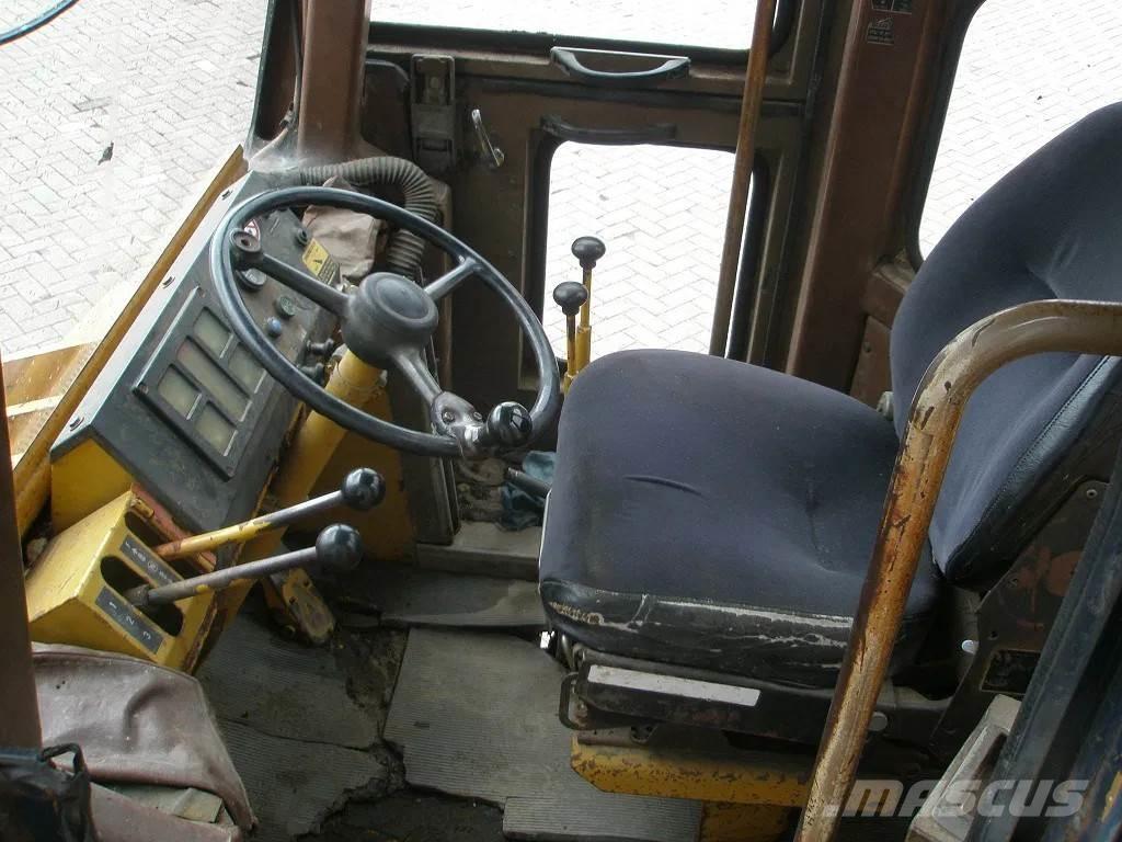 Komatsu W40-2 Incarcator pe pneuri