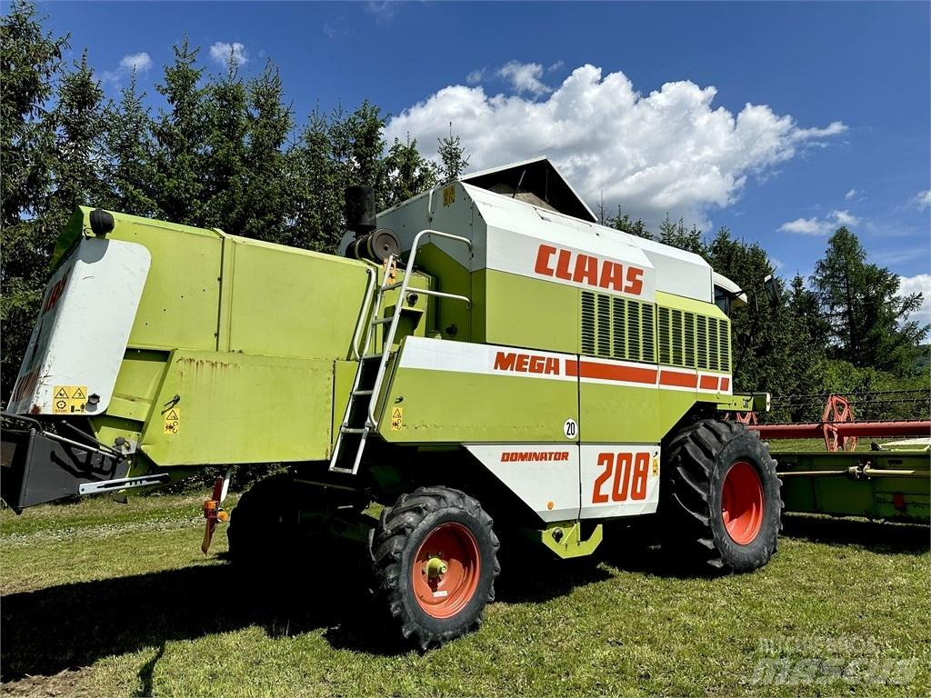 CLAAS Mega 208 Combine de secerat