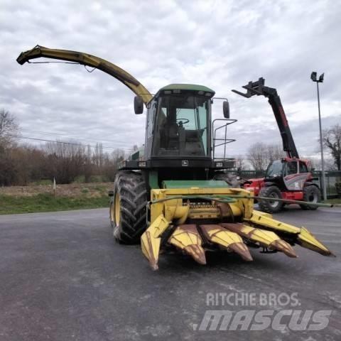 John Deere 6610 Forajere cu autopropulsare