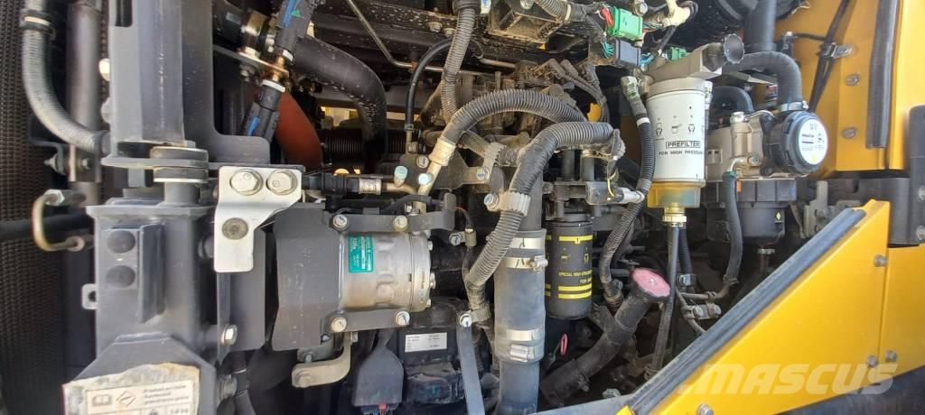 Komatsu WA270-8 Incarcator pe pneuri