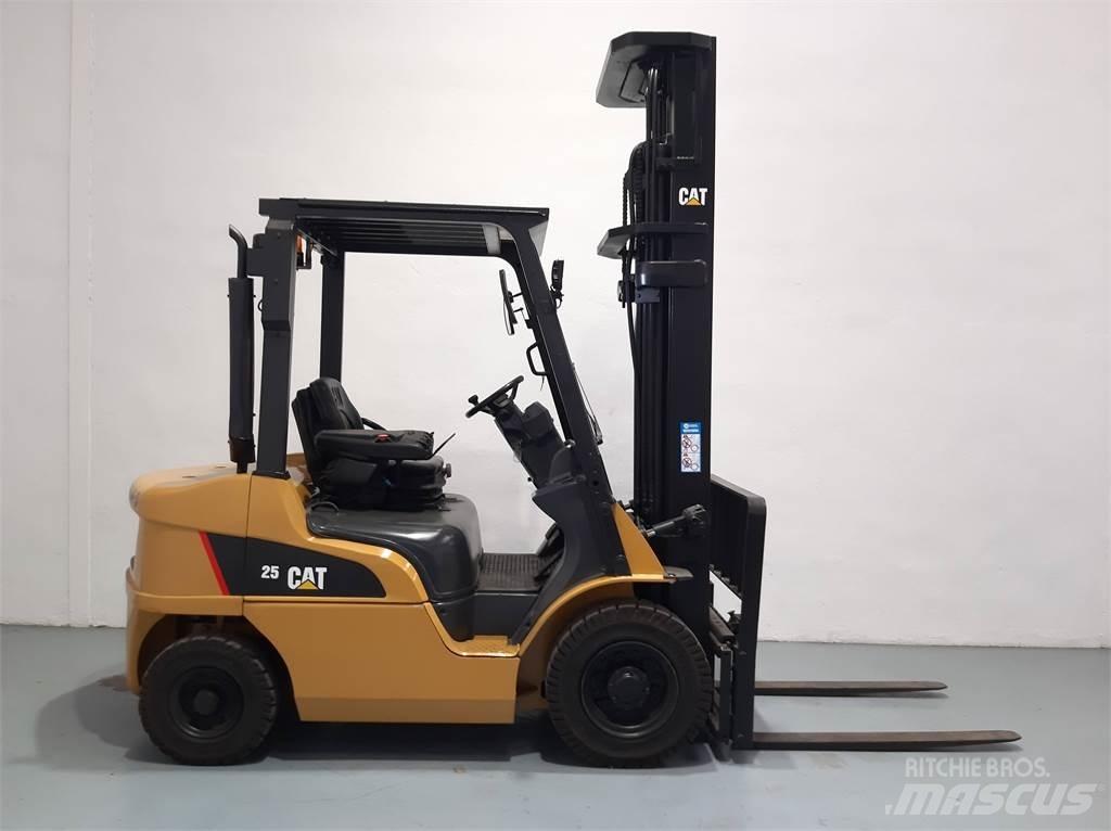 CAT DP25NT Stivuitor diesel