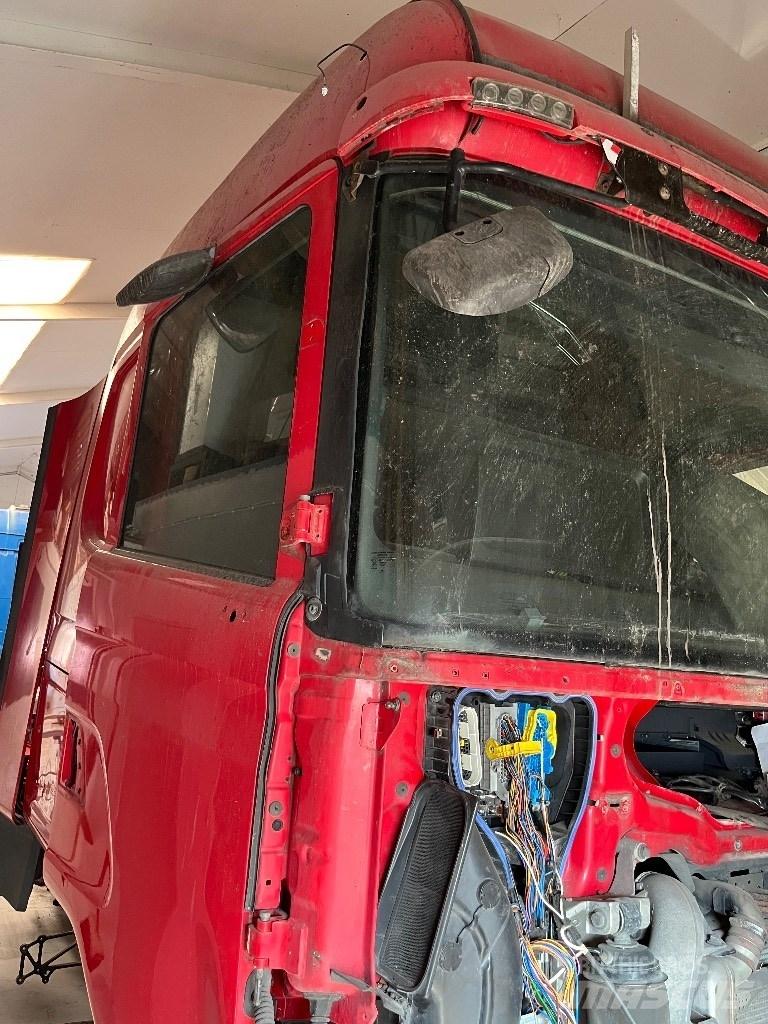 Scania CR19H Cabine si interior