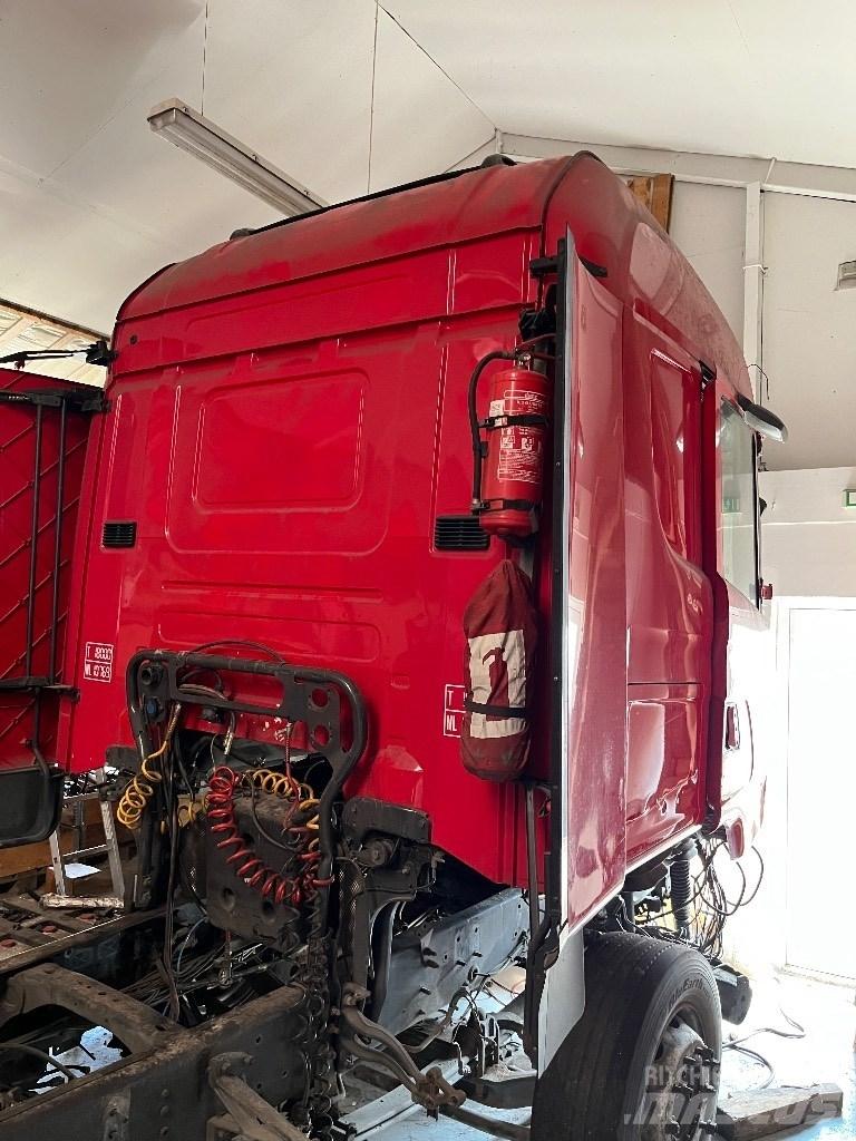 Scania CR19H Cabine si interior