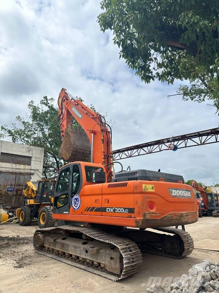 Doosan DX300 Excavatoare pe șenile
