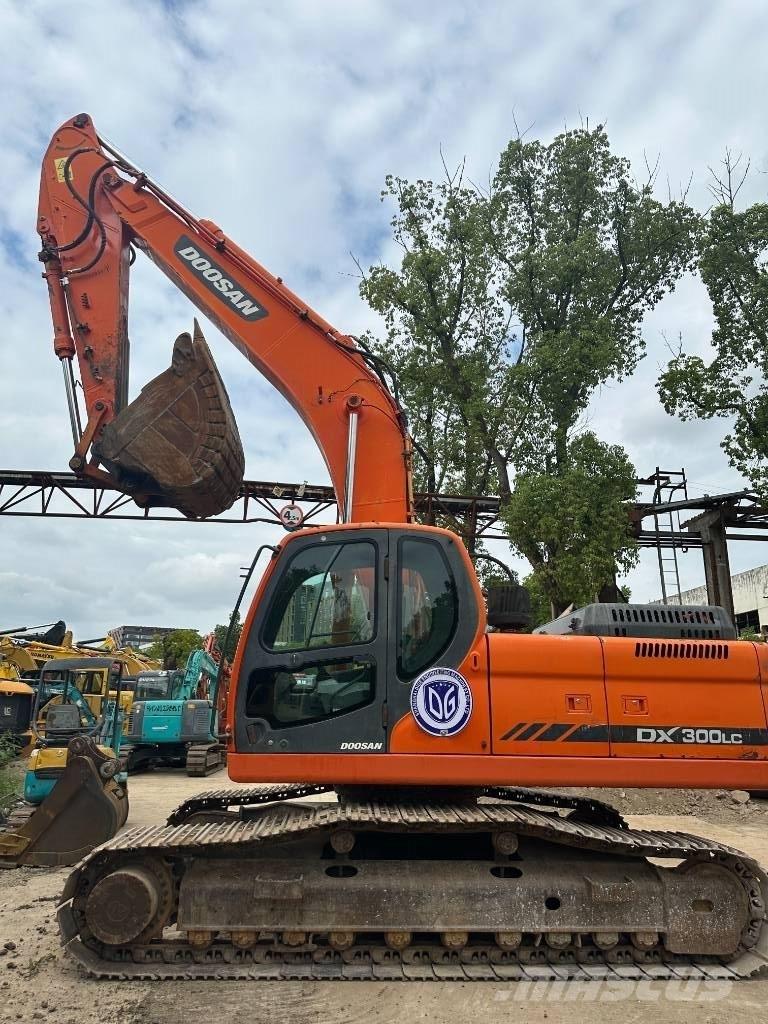 Doosan DX300 Excavatoare pe șenile
