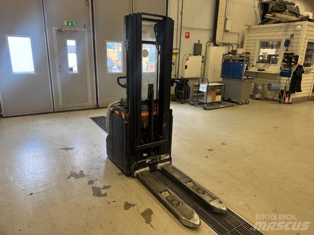 BT Toyota SPE 120 L Transpaleta manuala