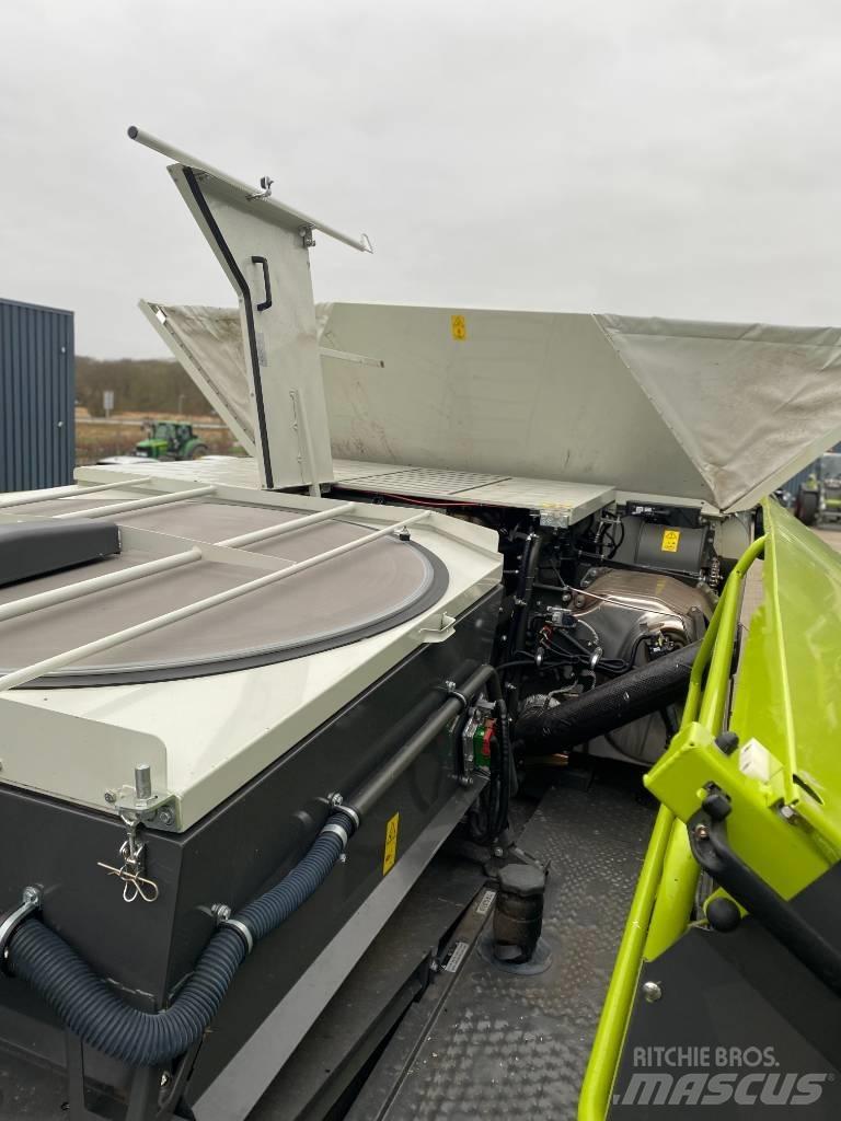 CLAAS LEXION 8800 Combine de secerat