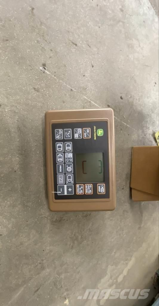 John Deere V461M Masina de balotat cilindric