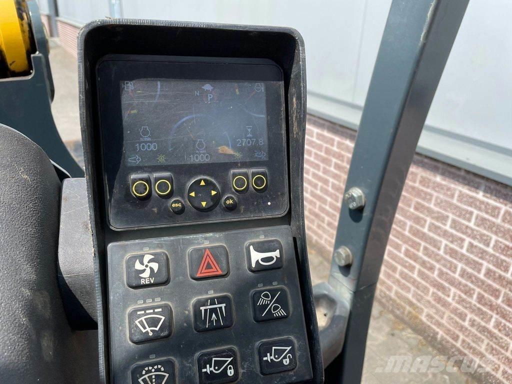 Gehl AL650 Incarcator pe pneuri