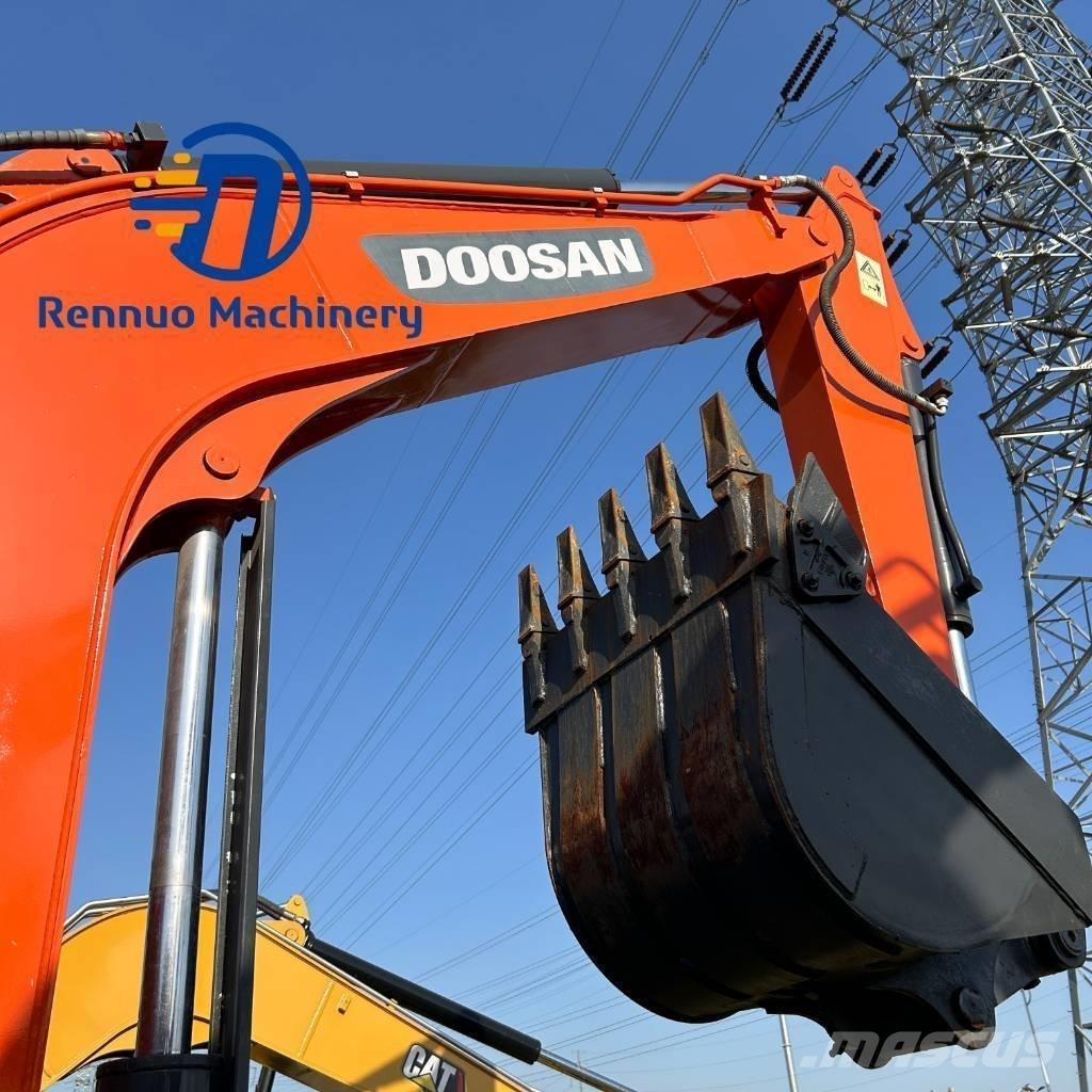 Doosan DX 60 Excavatoare pe șenile
