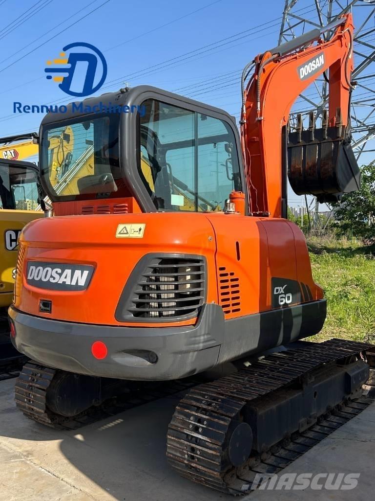 Doosan DX 60 Excavatoare pe șenile
