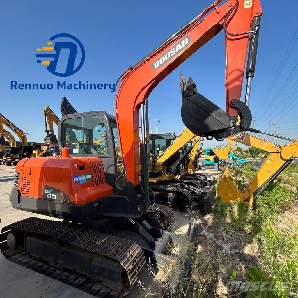 Doosan DX 60 Excavatoare pe șenile
