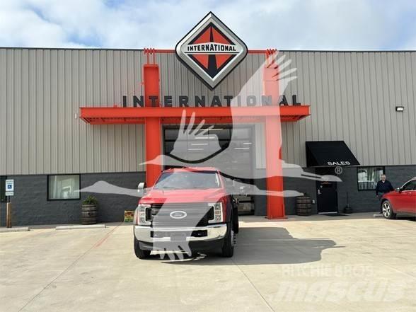 Ford F550 SD Camioane platforma/prelata