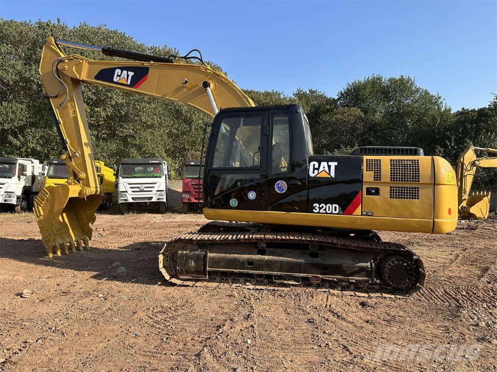 CAT 320DL Excavatoare pe șenile
