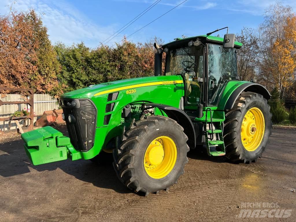John Deere 8230 Tractoare