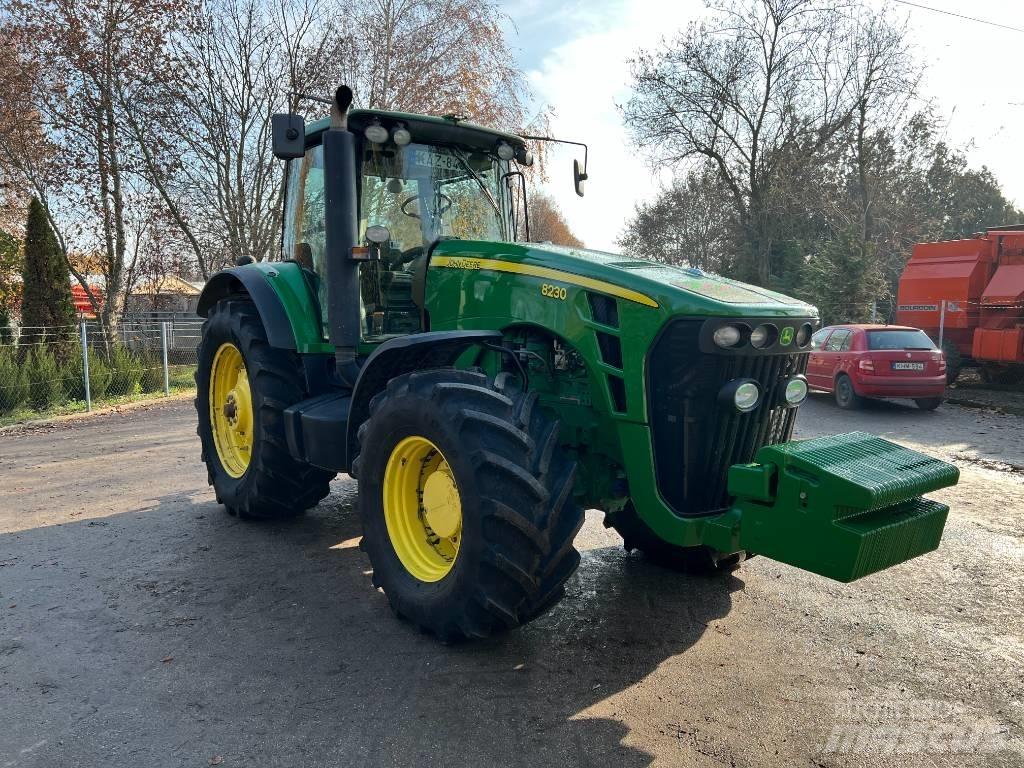 John Deere 8230 Tractoare