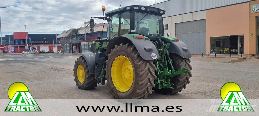John Deere 6215 R Tractoare