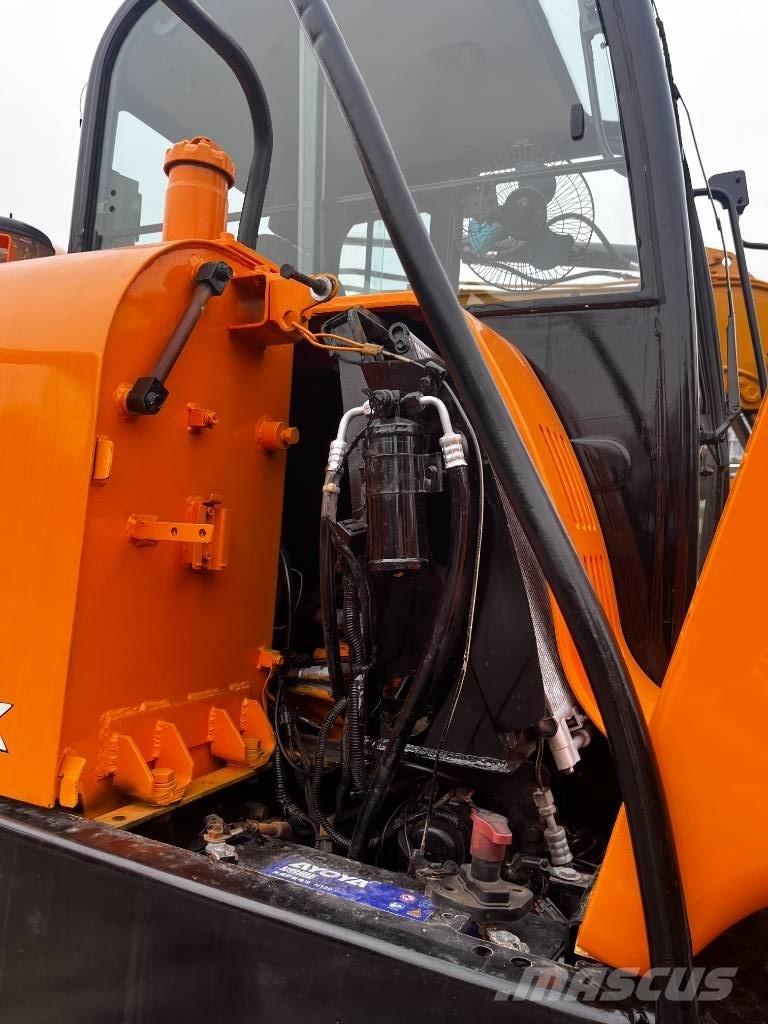 Hyundai Robex 60 W-9 Excavatoare cu roti