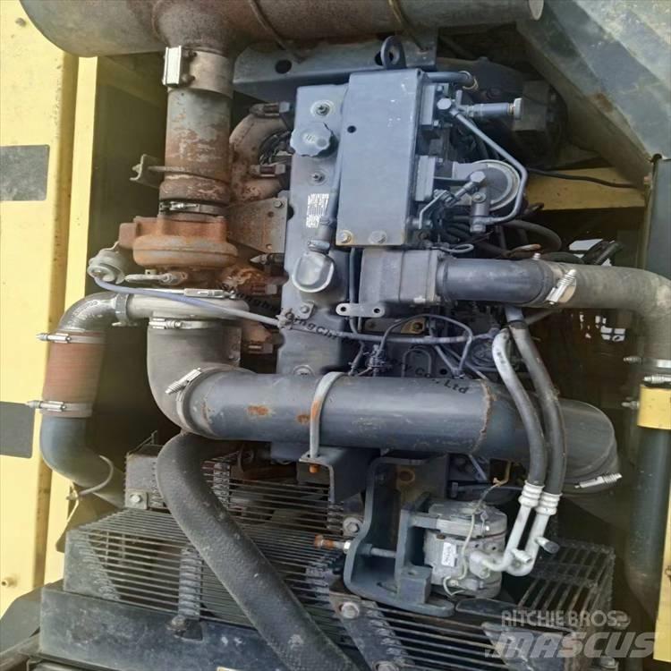 Komatsu 300 Excavatoare pe șenile

