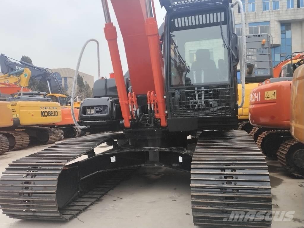 Hitachi ZX 200 Excavatoare pe șenile
