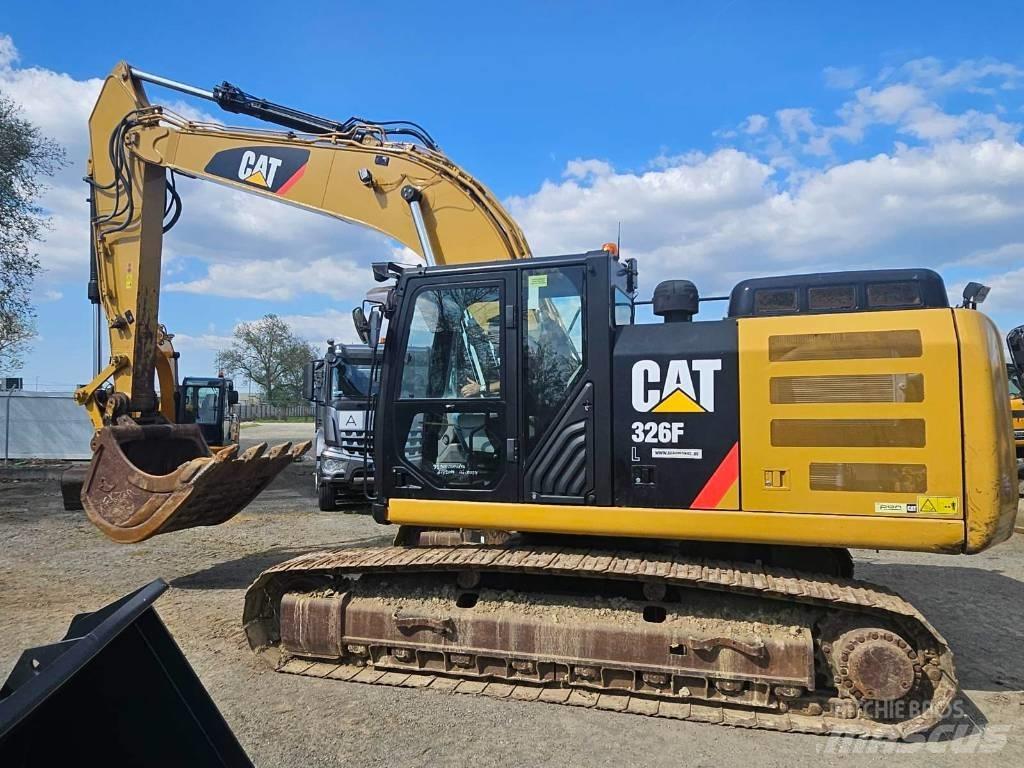 CAT 326 F L Excavatoare pe șenile
