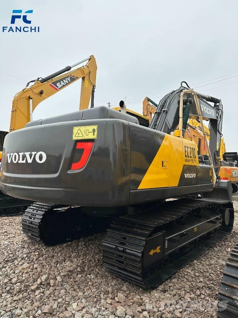 Volvo 210 Excavatoare pe șenile
