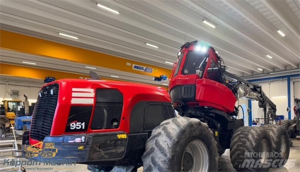 Komatsu 951 Combine forestiere