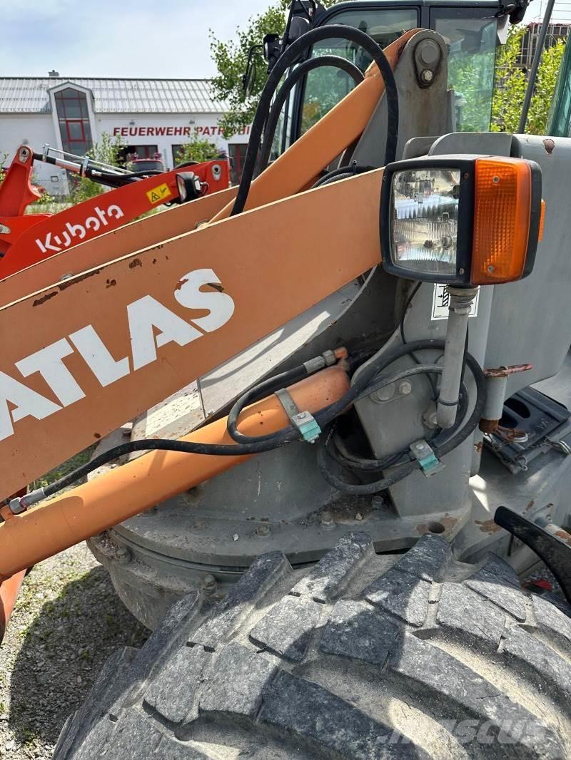 Atlas AR75S Incarcator pe pneuri
