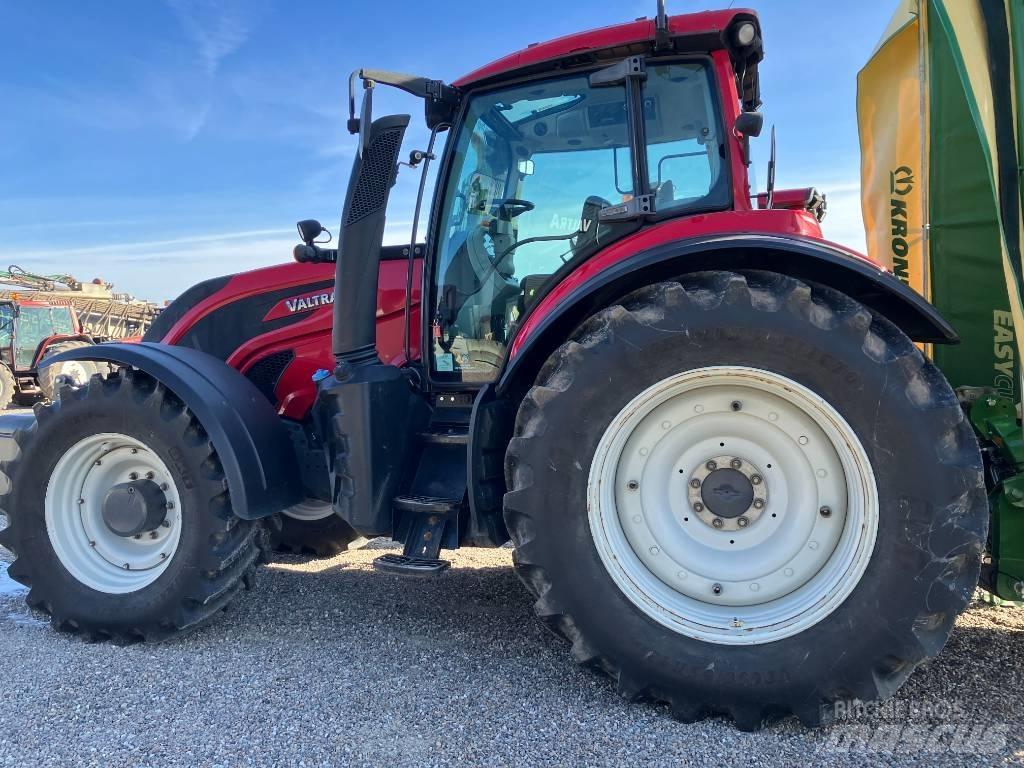 Valtra T234 V Tractoare