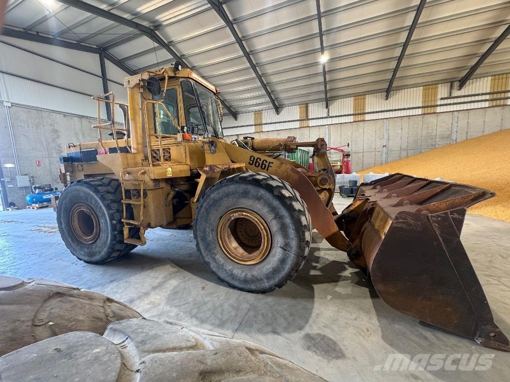 CAT 966 F Incarcator pe pneuri