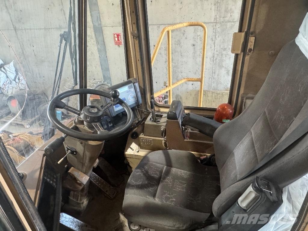 CAT 966 F Incarcator pe pneuri