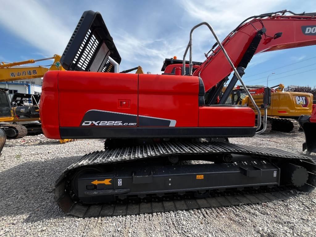 Doosan DX 225 Excavatoare pe șenile
