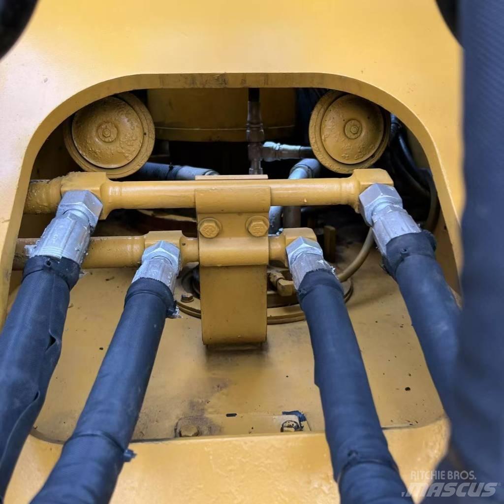 CAT 320D2 Excavatoare 7t - 12t