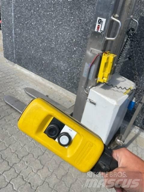 NH SB1000 Transpaleta manuala