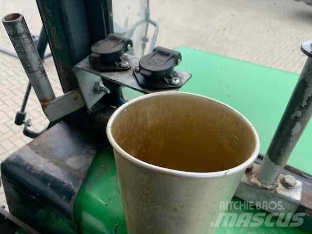 John Deere 2450 Tractoare