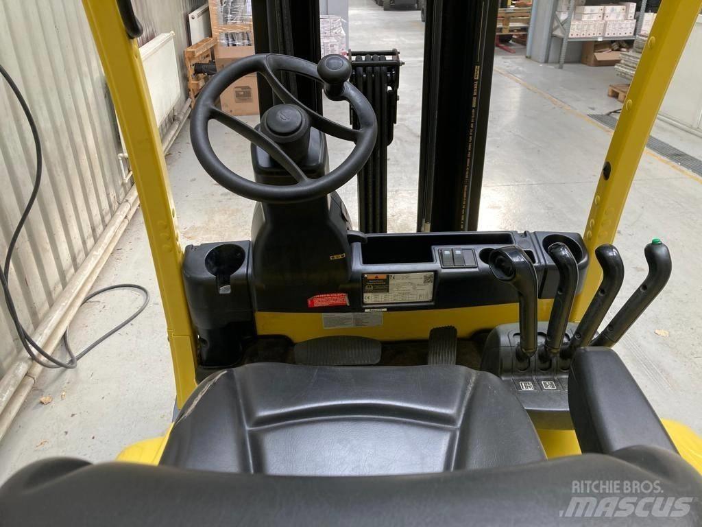 Hyster J2.5XN Stivuitor electric
