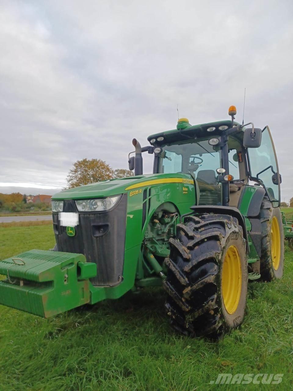 John Deere 8335R Tractoare
