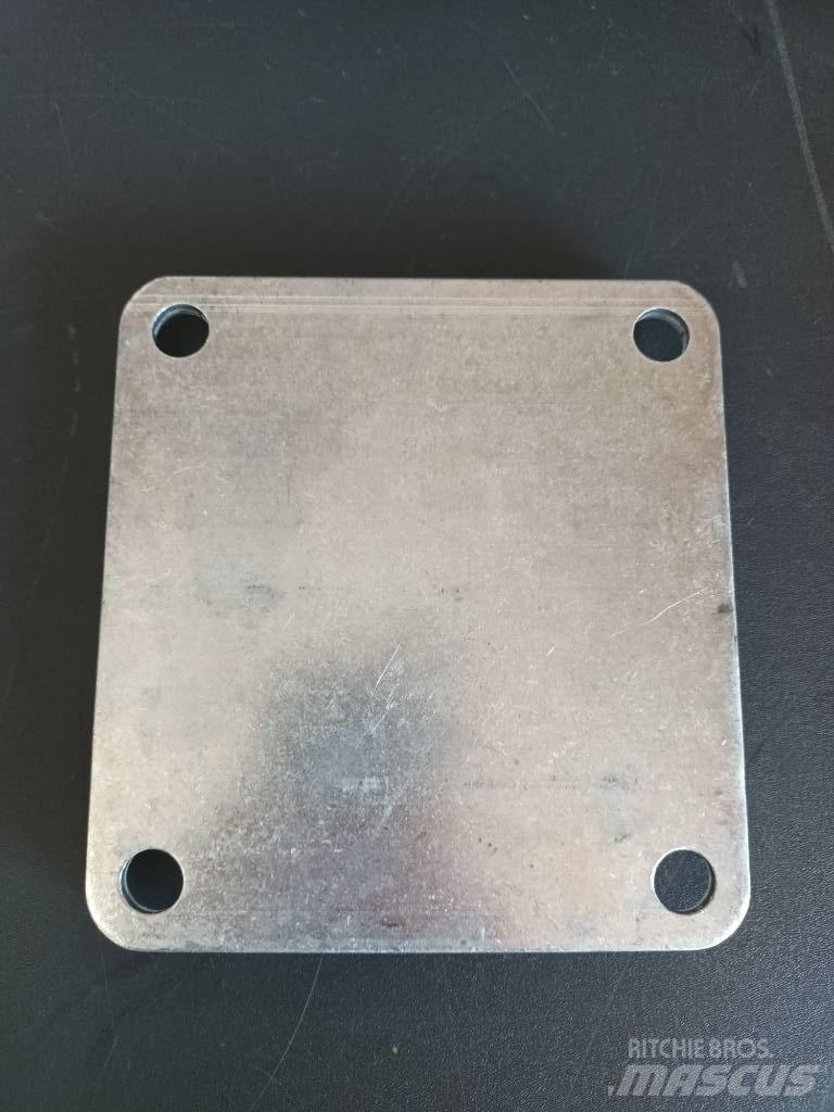 Volvo COVER 1669376 Motoare
