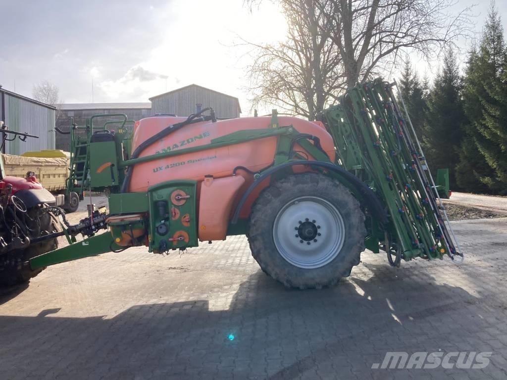 Amazone UX 4200 24 m Tractoare agricole sprayers