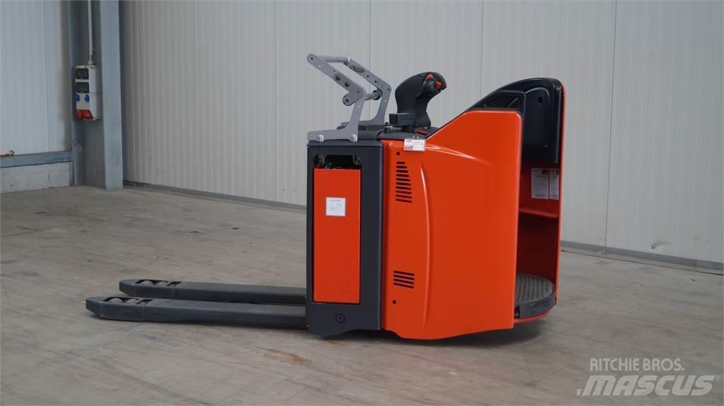 Linde T20SP kurz Transpaleta manuala