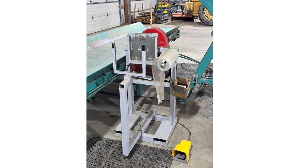  Helle Dump BIn Transportoare