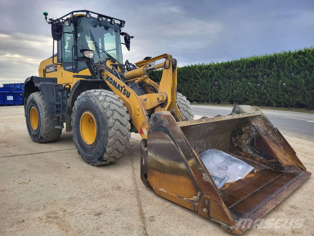 Komatsu WA200-8 Incarcator pe pneuri