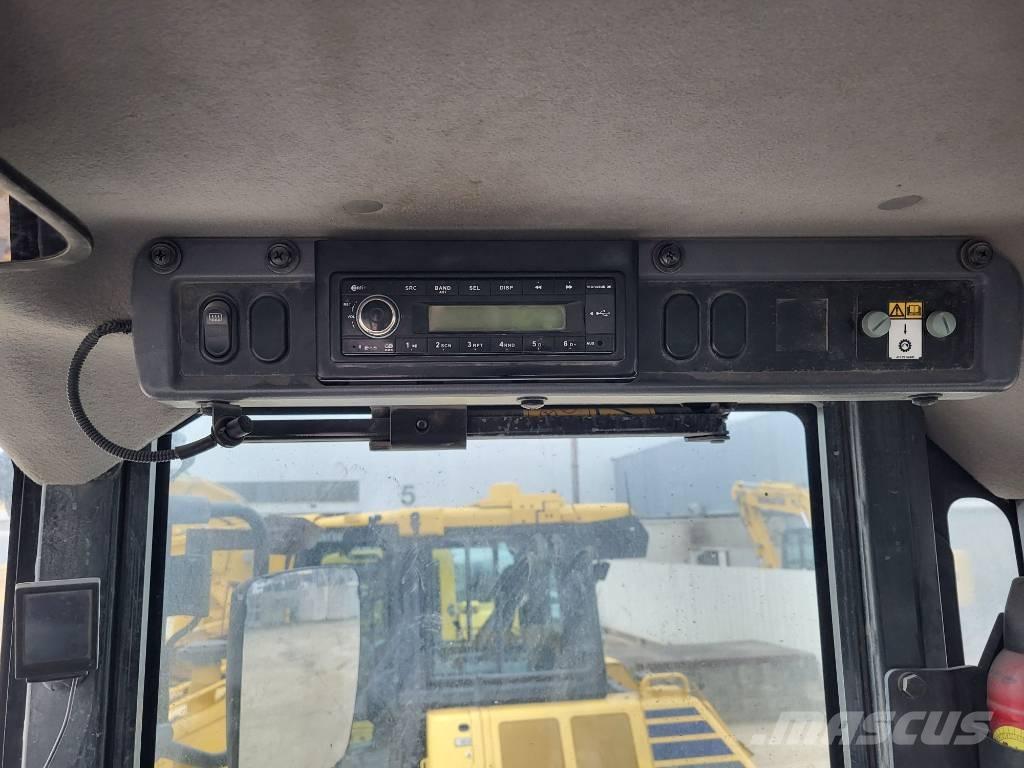 Komatsu WA200-8 Incarcator pe pneuri