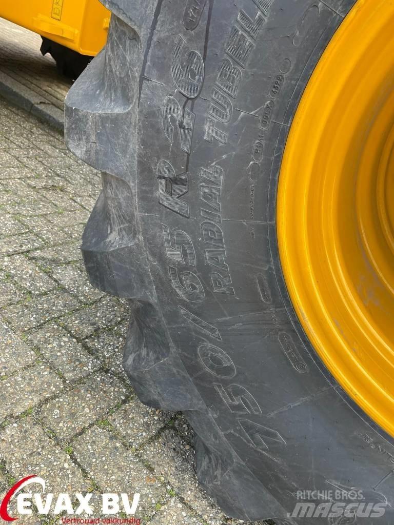 JCB 435S (DEMO) Incarcator pe pneuri