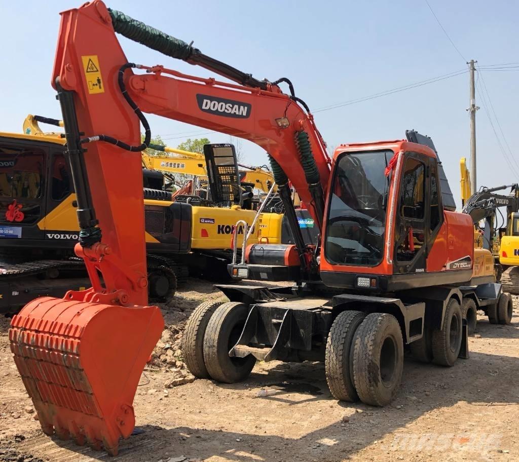 Doosan DX150W Excavatoare cu roti