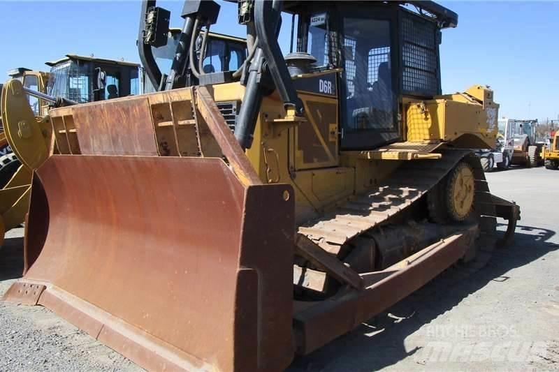 CAT D6R2 Buldozere pe senile